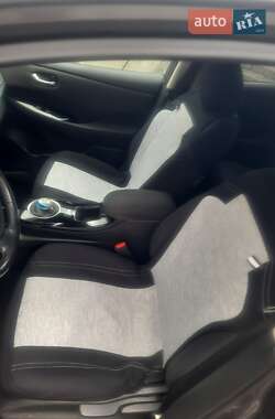 Хэтчбек Nissan Leaf 2014 в 
