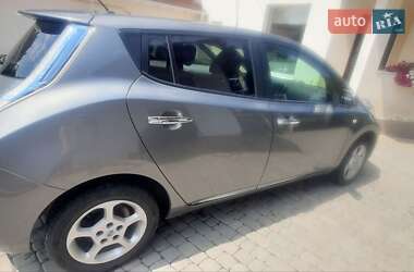 Хэтчбек Nissan Leaf 2014 в 
