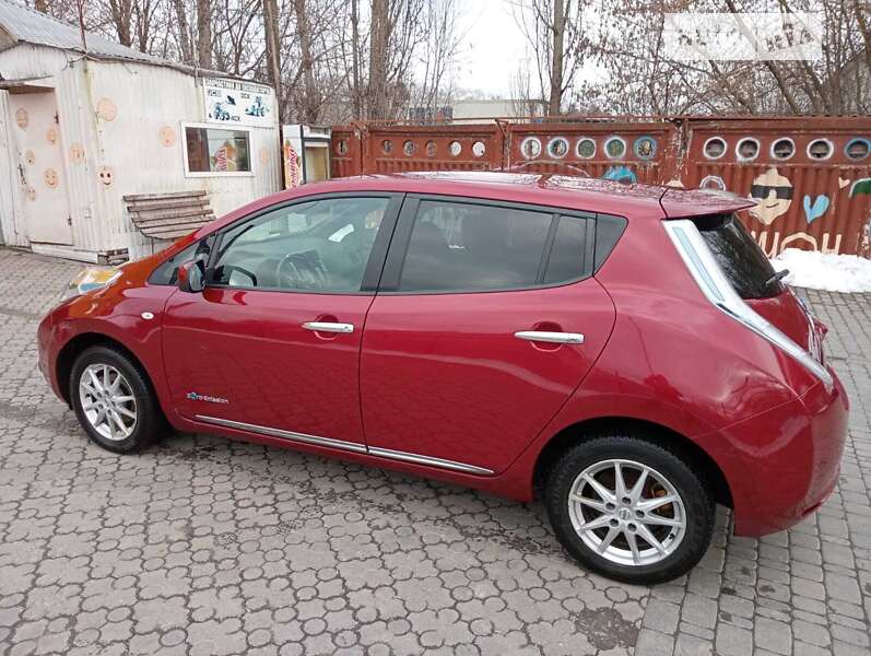 Хетчбек Nissan Leaf 2014 в Хмельницькому