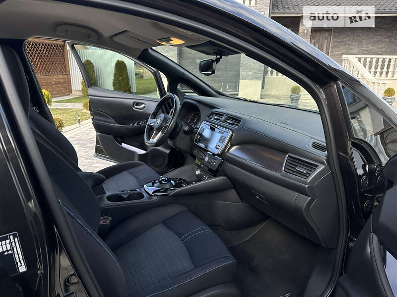 Хетчбек Nissan Leaf 2018 в Сторожинці