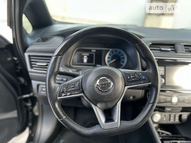 Хетчбек Nissan Leaf 2018 в Сторожинці