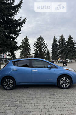 Хэтчбек Nissan Leaf 2013 в Черновцах