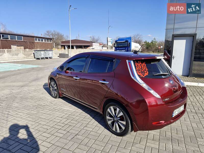 Хэтчбек Nissan Leaf 2017 в Запорожье