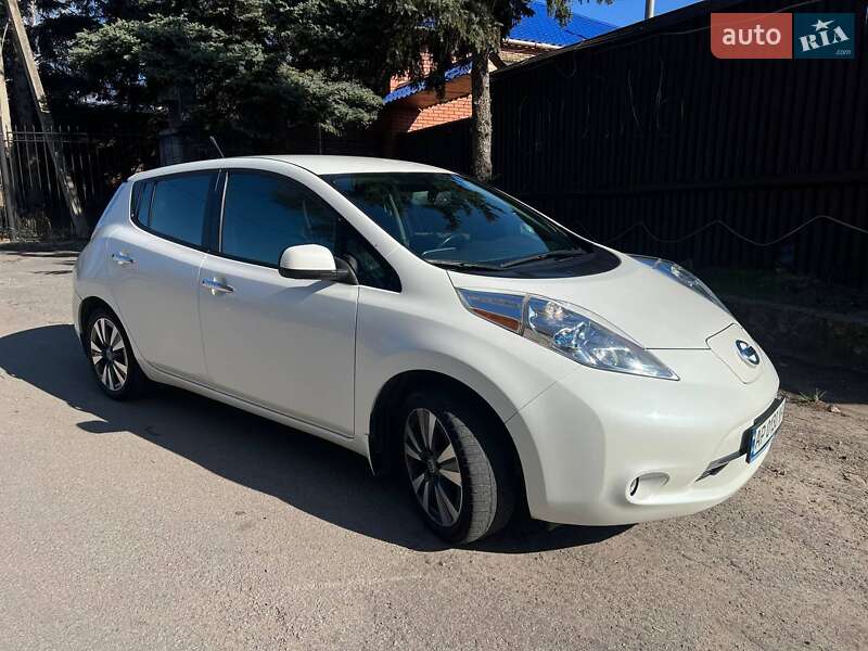 Хетчбек Nissan Leaf 2014 в Запоріжжі