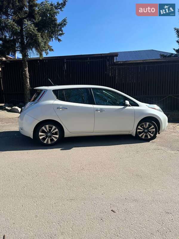 Хетчбек Nissan Leaf 2014 в Запоріжжі