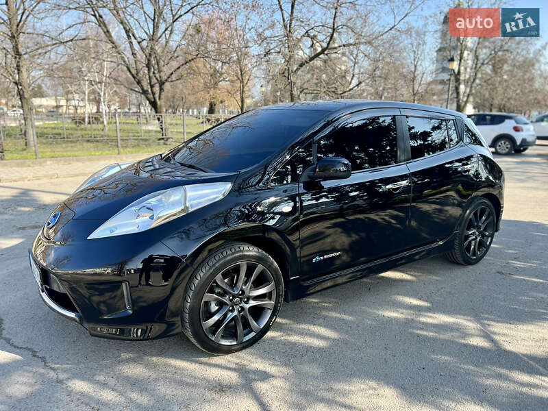 Хэтчбек Nissan Leaf 2014 в Новомосковске