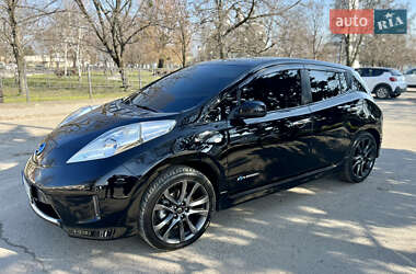 Хэтчбек Nissan Leaf 2014 в Новомосковске