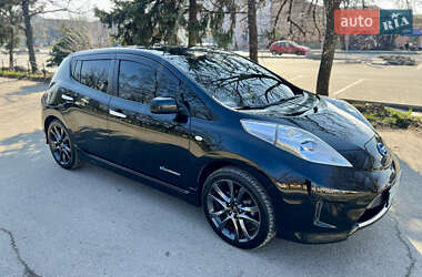 Хэтчбек Nissan Leaf 2014 в Новомосковске