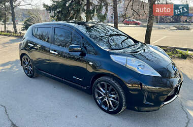 Хэтчбек Nissan Leaf 2014 в Новомосковске