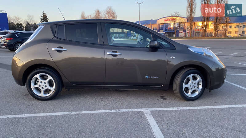 Хэтчбек Nissan Leaf 2017 в Житомире