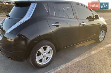 Хетчбек Nissan Leaf 2011 в 