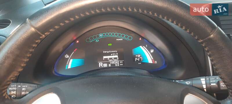 Хэтчбек Nissan Leaf 2013 в Измаиле