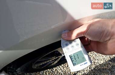 Хэтчбек Nissan Leaf 2019 в 