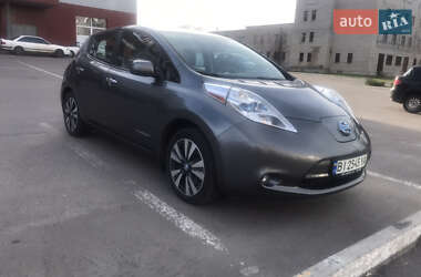 Хэтчбек Nissan Leaf 2014 в Кременчуге