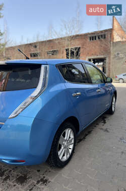 Хэтчбек Nissan Leaf 2011 в Коломые