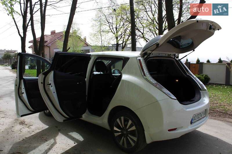 Хетчбек Nissan Leaf 2016 в Ужгороді