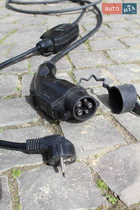 Хетчбек Nissan Leaf 2016 в Ужгороді