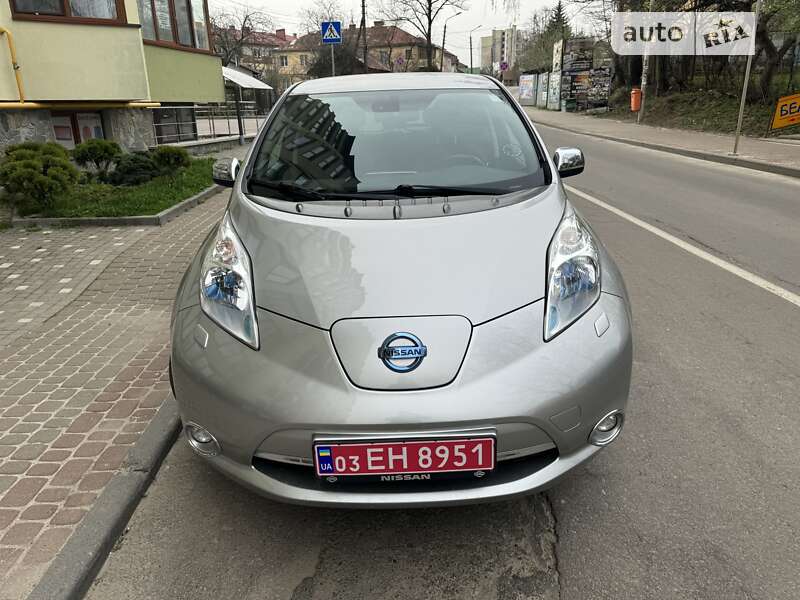 Хетчбек Nissan Leaf 2013 в Дрогобичі