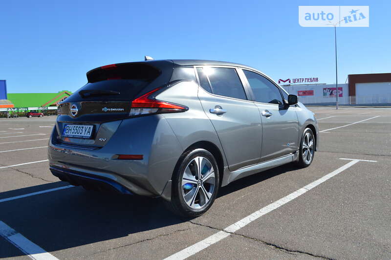 Хэтчбек Nissan Leaf 2018 в Одессе