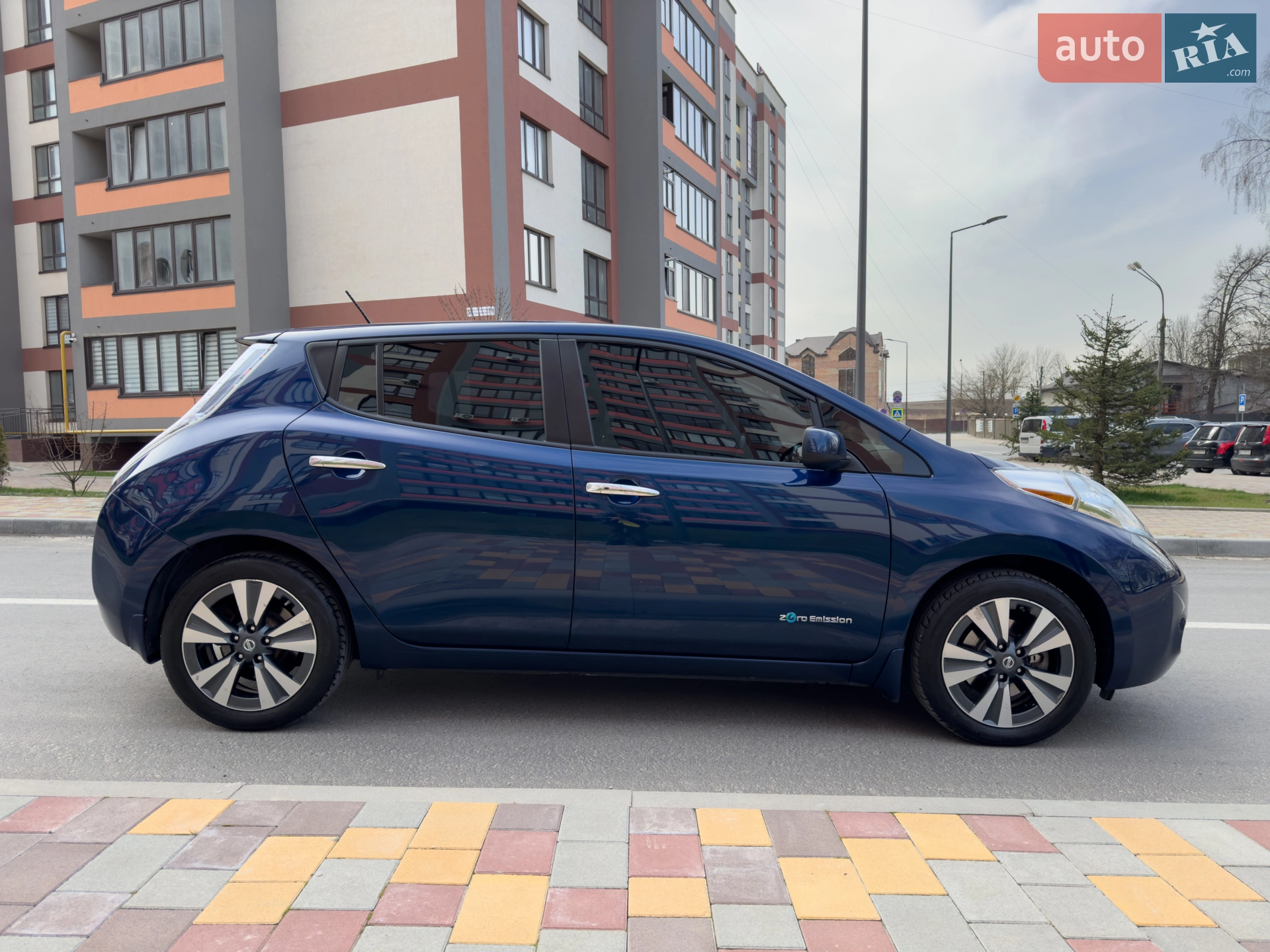 2017 Nissan Leaf - мініатюра 4