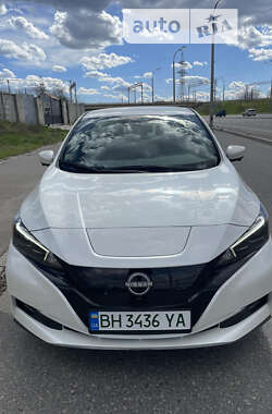 Хетчбек Nissan Leaf 2022 в Одесі