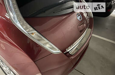 Хетчбек Nissan Leaf 2014 в Дніпрі