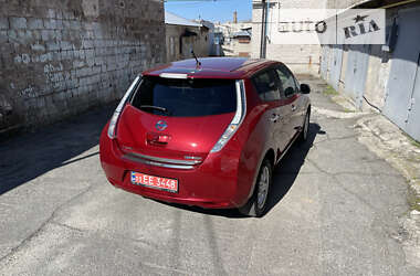 Хетчбек Nissan Leaf 2014 в Дніпрі