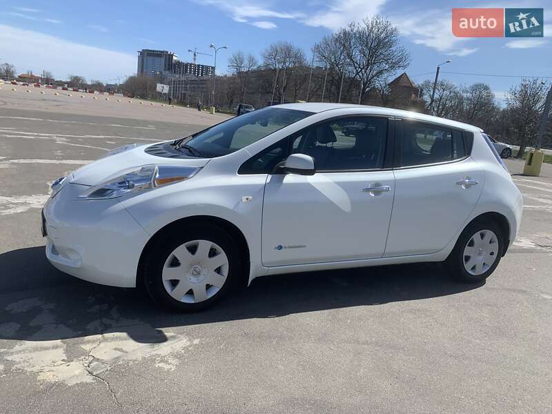 Хетчбек Nissan Leaf 2013 в Одесі