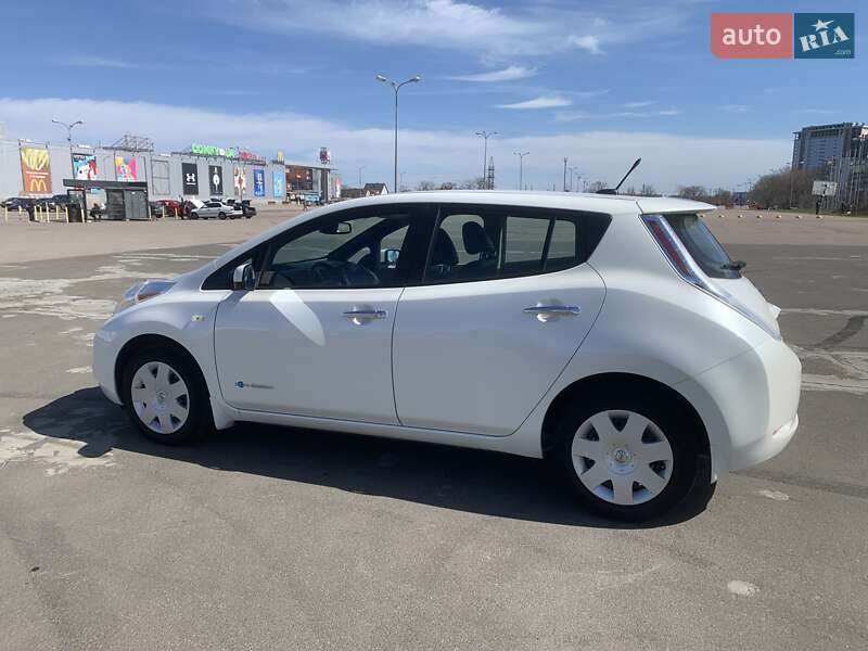 Хетчбек Nissan Leaf 2013 в Одесі