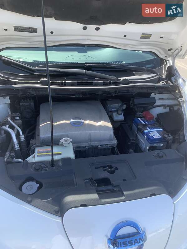 Хетчбек Nissan Leaf 2013 в Одесі