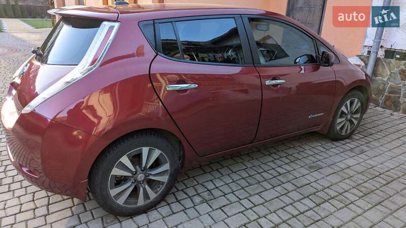 Хэтчбек Nissan Leaf 2014 в Мукачево