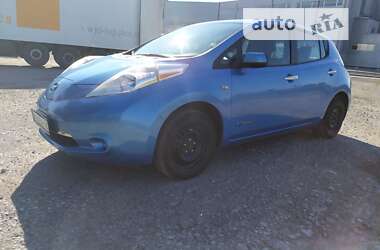 Хетчбек Nissan Leaf 2014 в Дніпрі