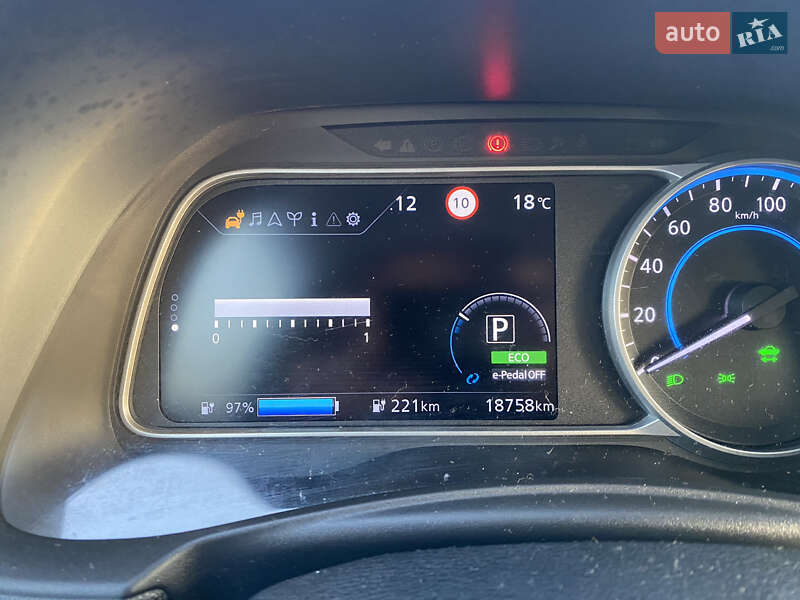 Хэтчбек Nissan Leaf 2018 в Одессе