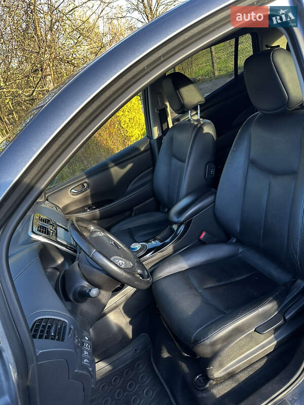 Хэтчбек Nissan Leaf 2013 в Житомире