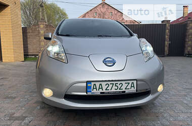 Хэтчбек Nissan Leaf 2015 в Киеве