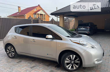 Хетчбек Nissan Leaf 2015 в Києві