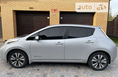 Хэтчбек Nissan Leaf 2015 в Киеве