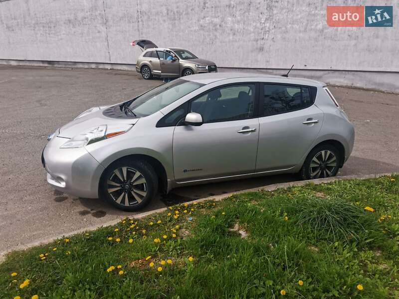 Хэтчбек Nissan Leaf 2016 в Львове