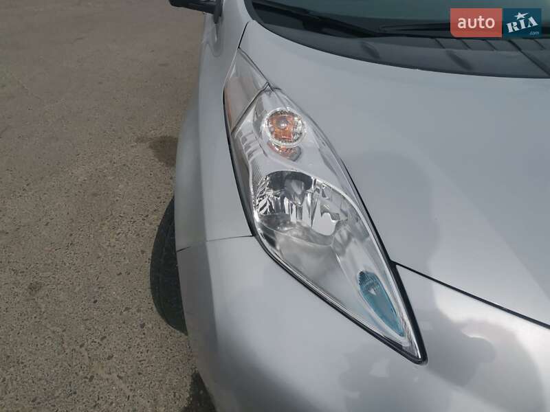 Хэтчбек Nissan Leaf 2016 в Львове