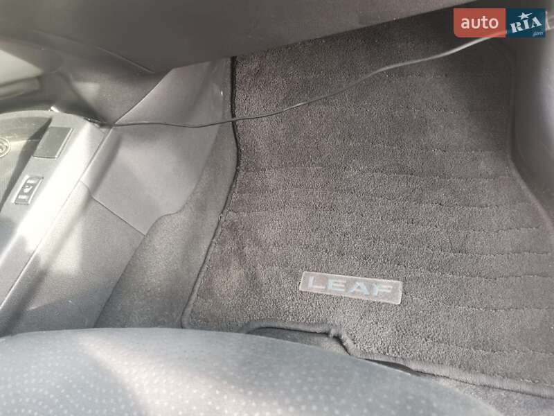 Хэтчбек Nissan Leaf 2016 в Львове