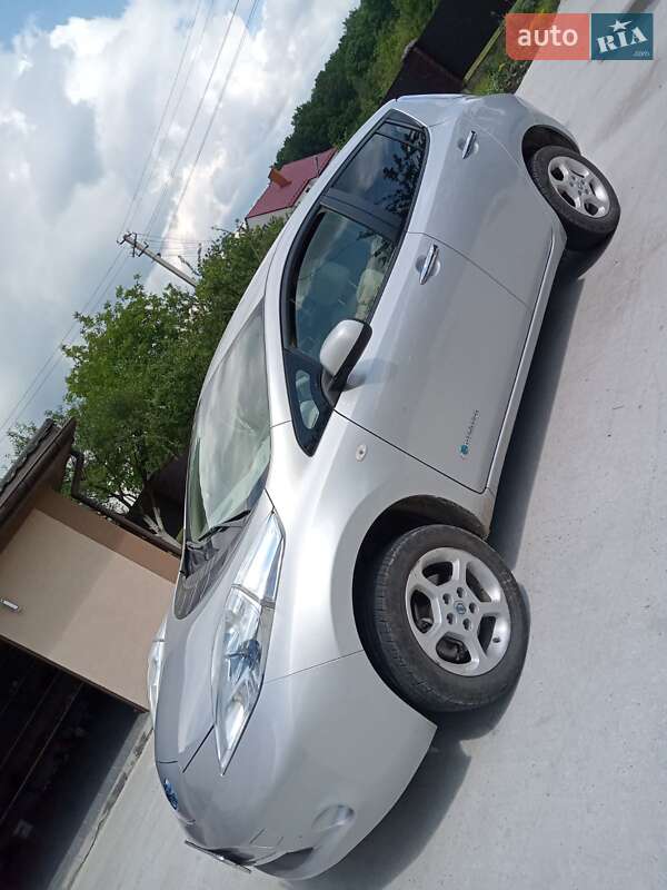 Хетчбек Nissan Leaf 2011 в Львові фото 5 Хетчбек Nissan Leaf 2011 в Львові