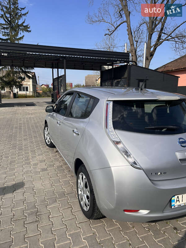 Хетчбек Nissan Leaf 2015 в Глибокій