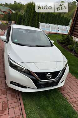 Хэтчбек Nissan Leaf 2022 в Киеве