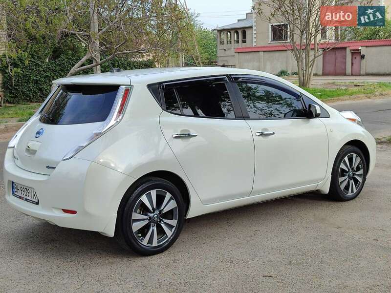 Хетчбек Nissan Leaf 2015 в Одесі