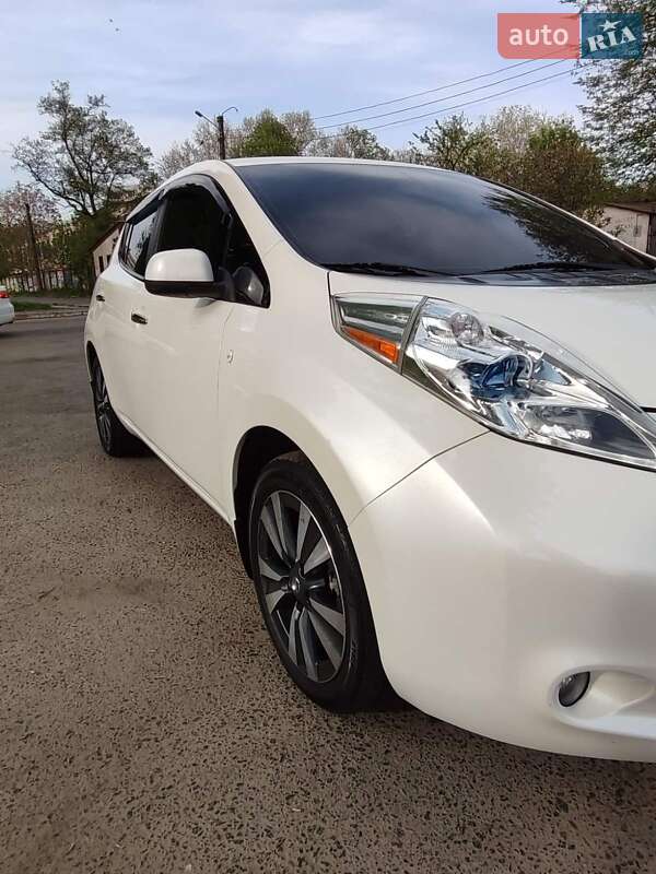 Хетчбек Nissan Leaf 2015 в Одесі