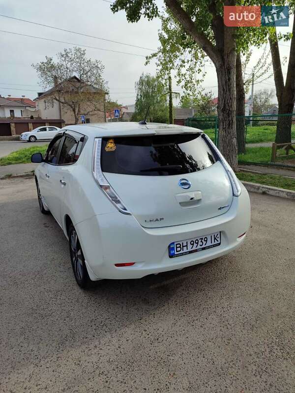Хетчбек Nissan Leaf 2015 в Одесі