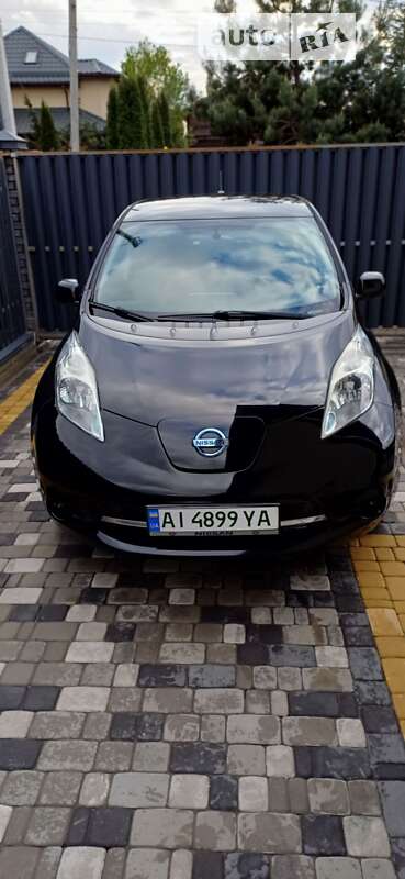 Хэтчбек Nissan Leaf 2015 в Киеве