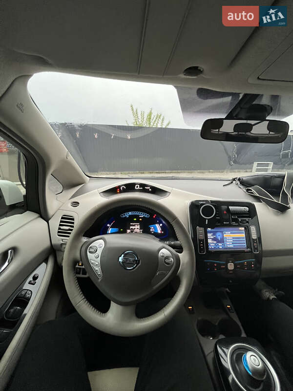 Хетчбек Nissan Leaf 2012 в Тернополі