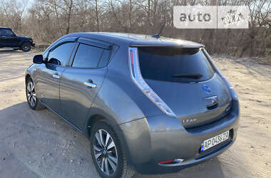 Хэтчбек Nissan Leaf 2016 в Запорожье