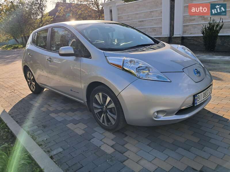 Хэтчбек Nissan Leaf 2016 в Кременчуге